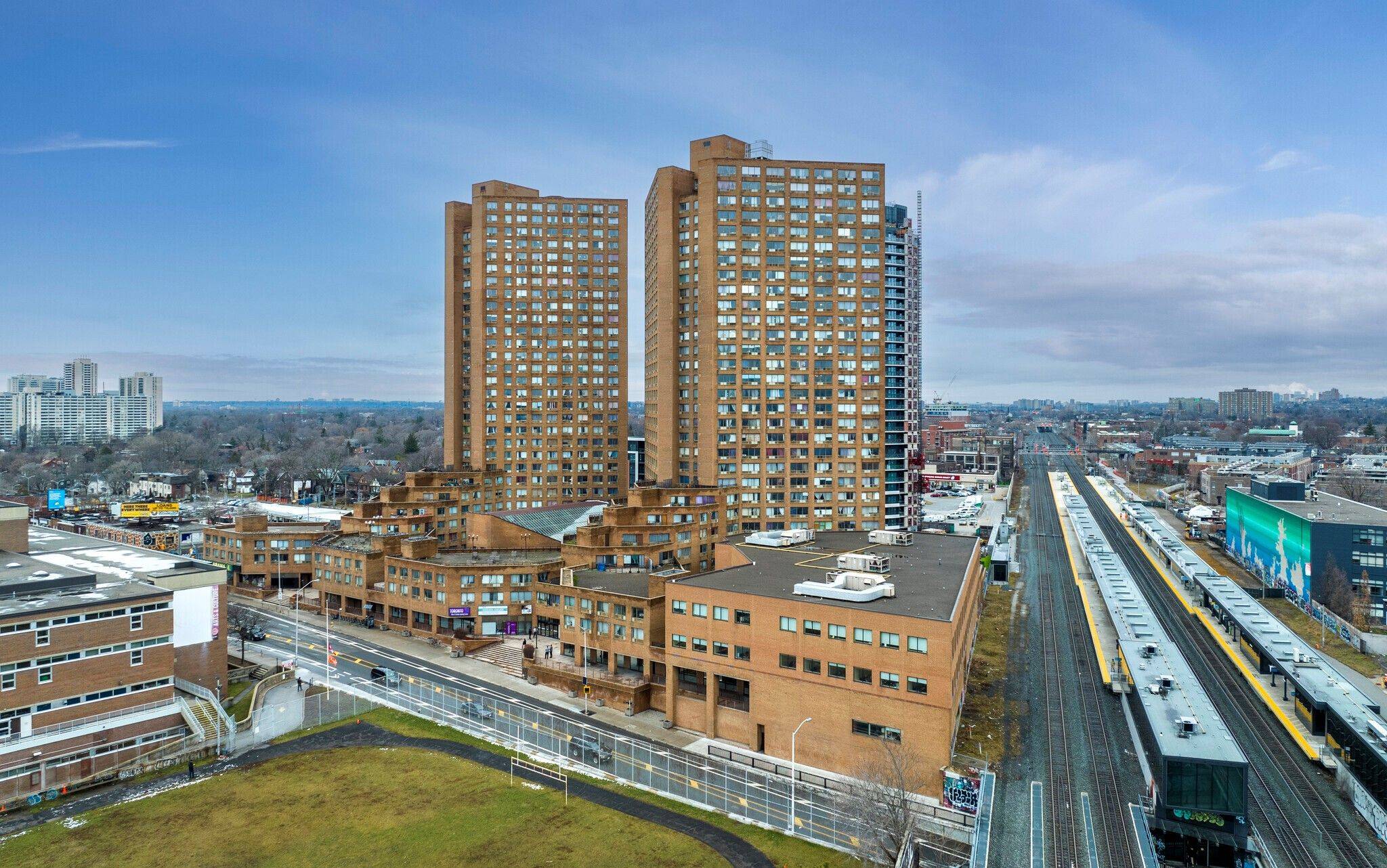 Toronto W02, ON M6P 4A9,2340 Dundas ST #200