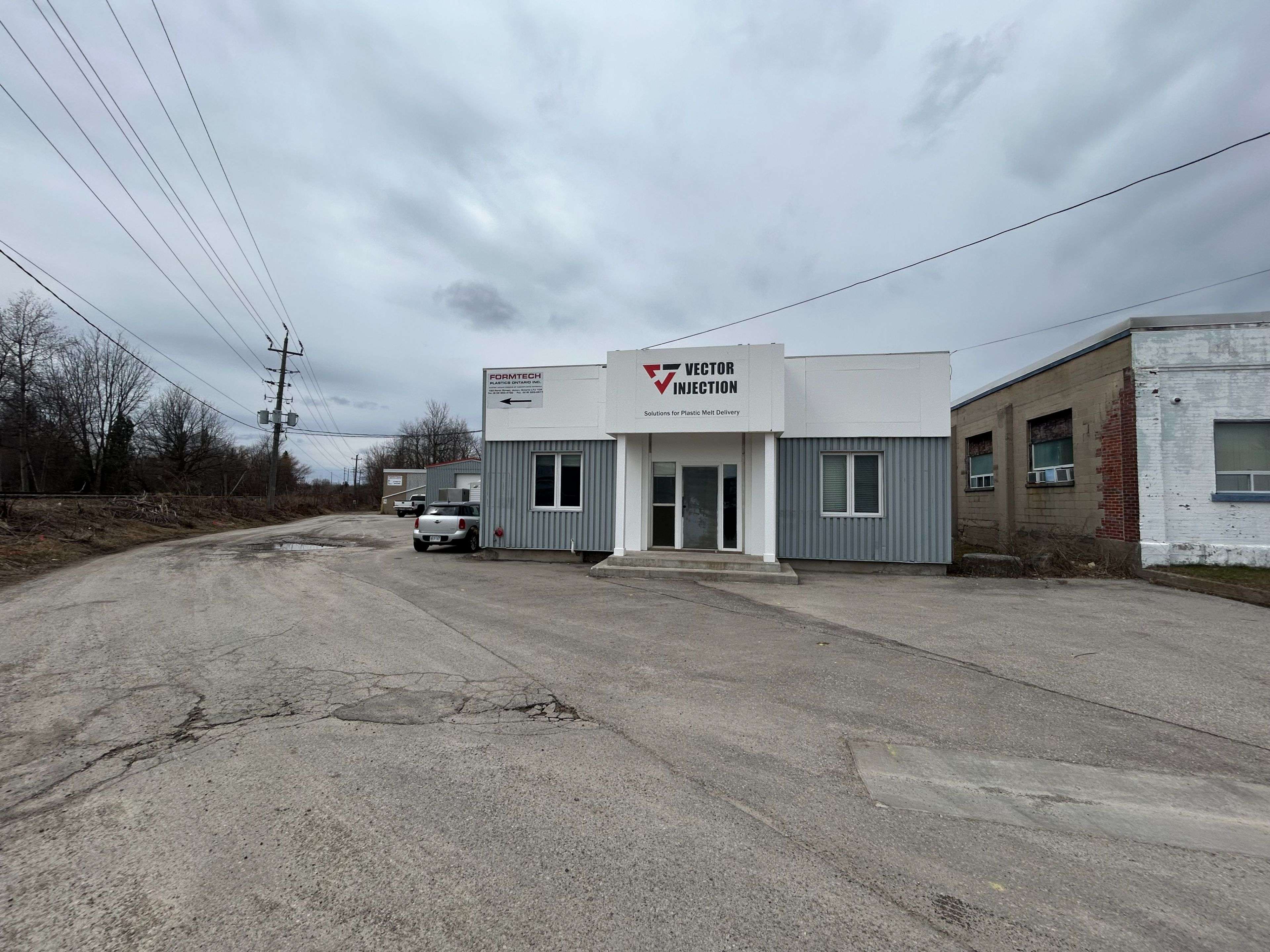 Halton Hills, ON L7J 1C9,153 Perth ST #2