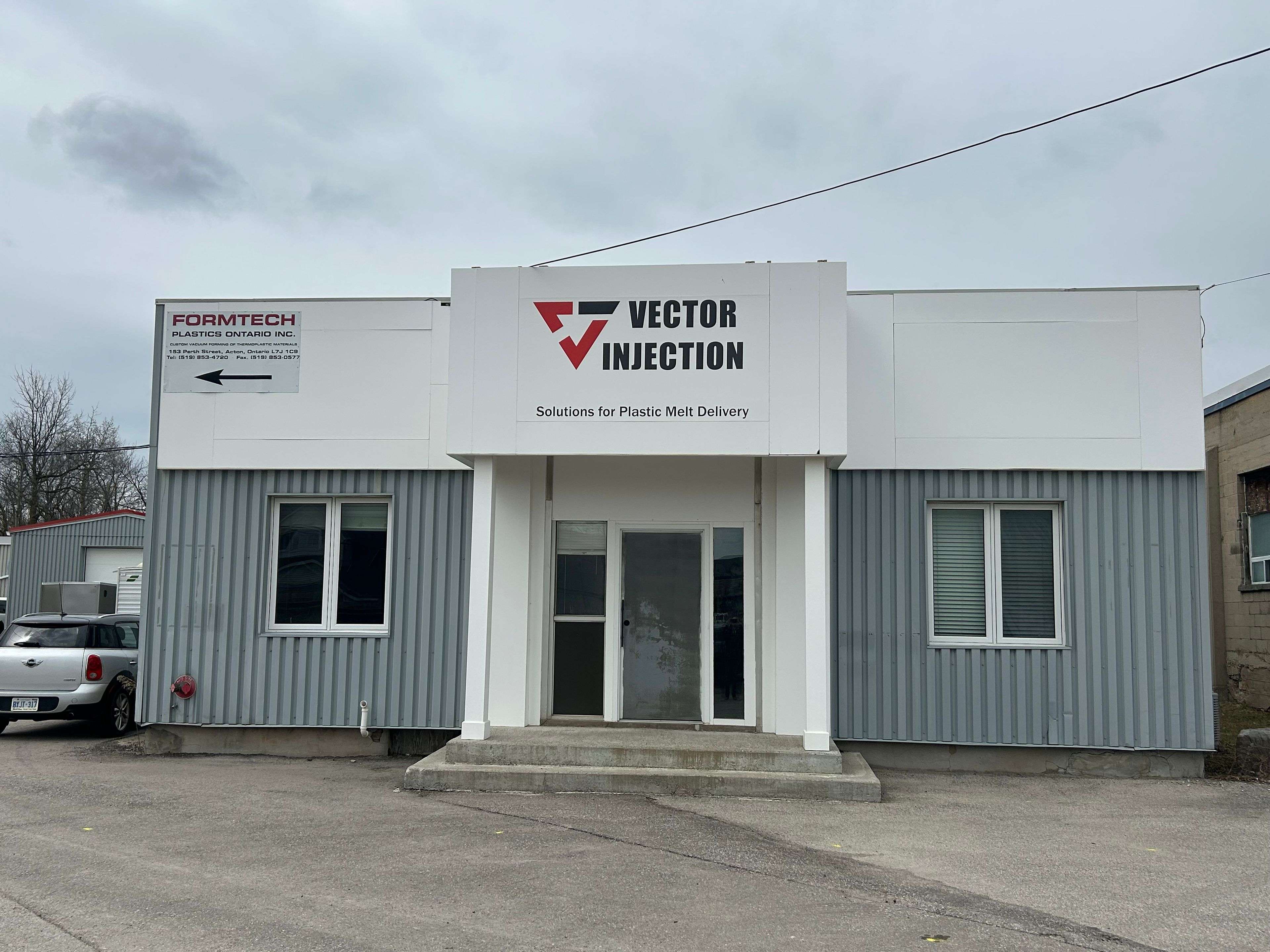 Halton Hills, ON L7J 1C9,153 Perth ST #2