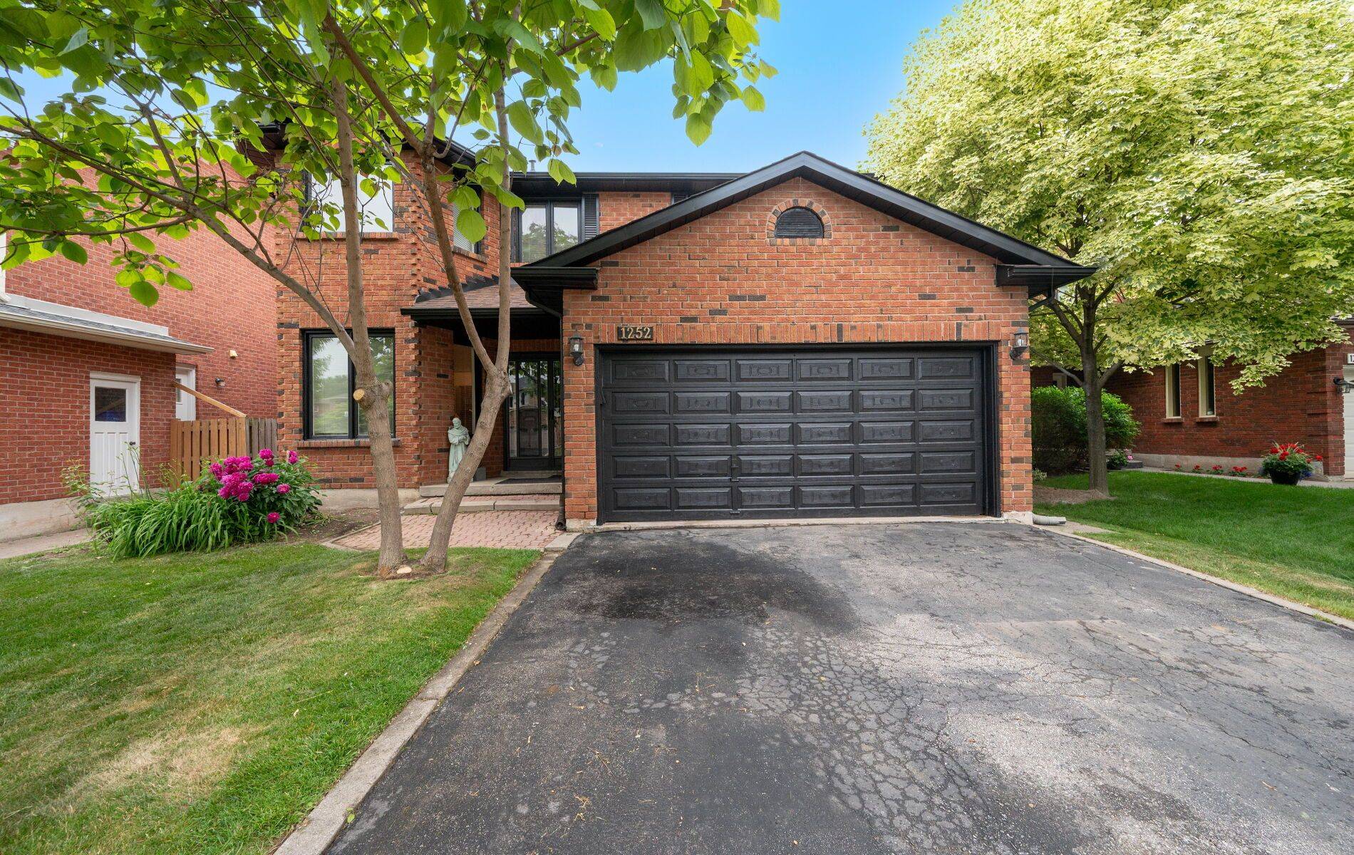 Oakville, ON L6J 6W5,1252 Greenwood CRES