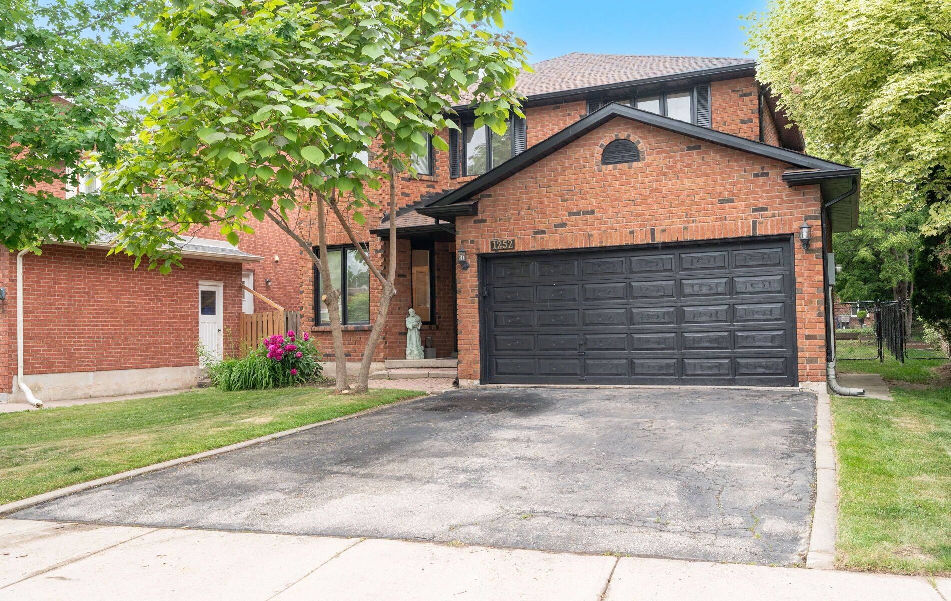 Oakville, ON L6J 6W5,1252 Greenwood CRES