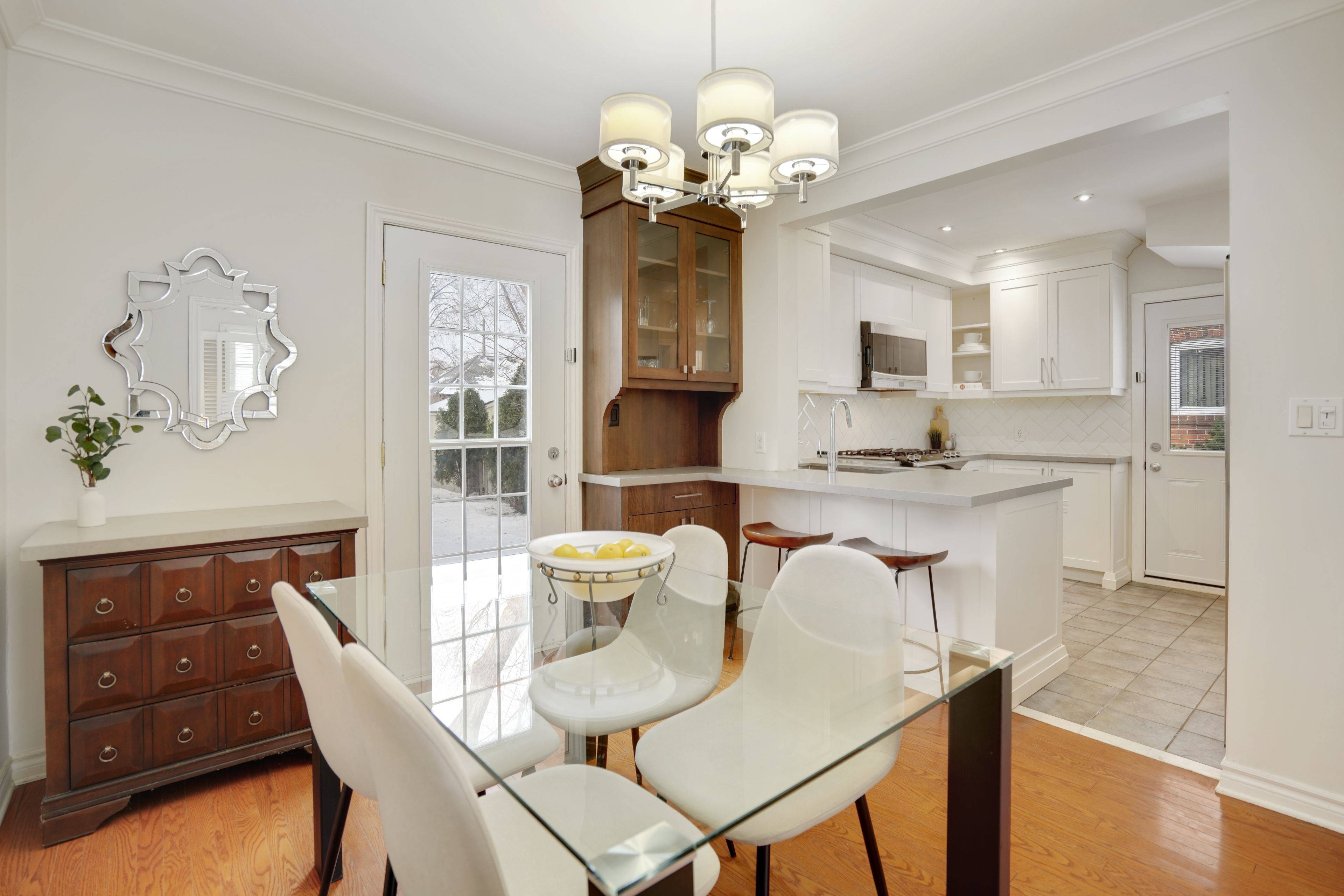 Toronto W08, ON M9A 3N8,10 Allanbrooke DR