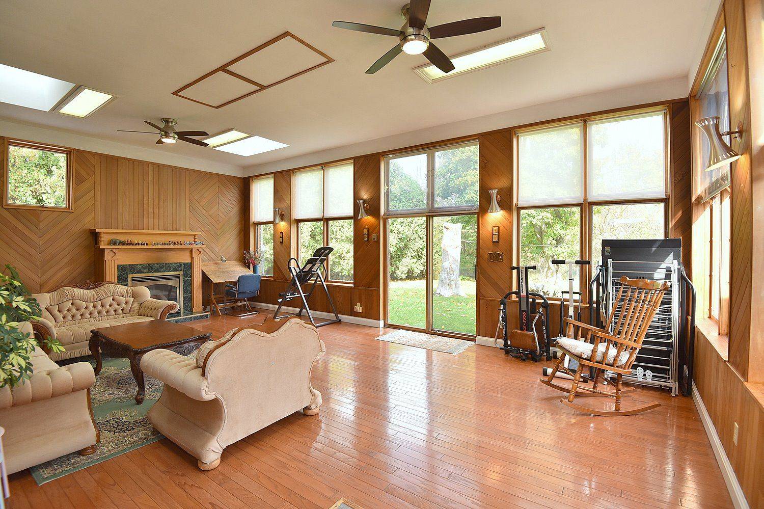 Hamilton, ON L8B 0G7,564 Evans RD