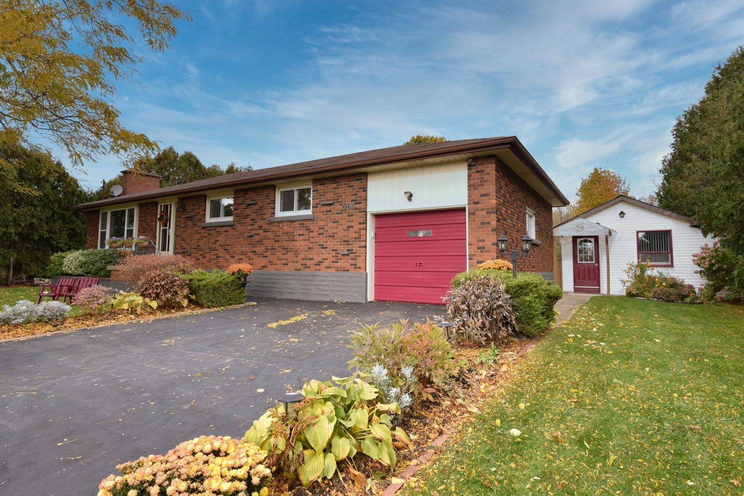 Hamilton, ON L8B 0G7,564 Evans RD