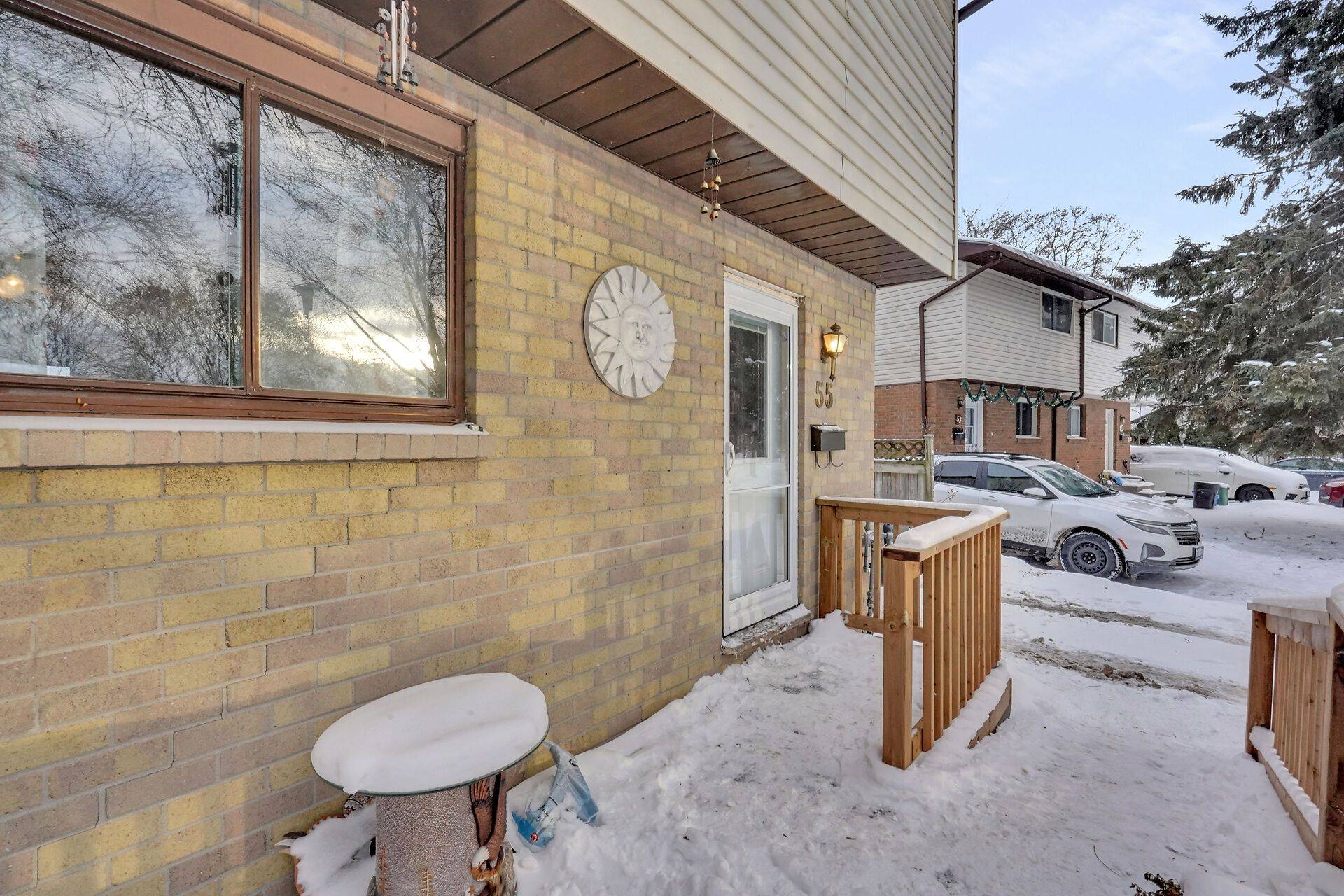 London East, ON N5V 2X7,55 Mohegan CRES