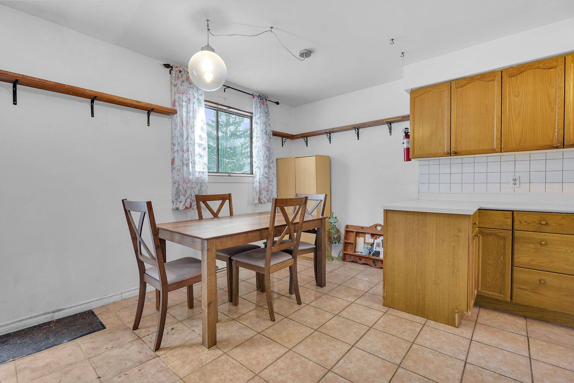 London East, ON N5V 2X7,55 Mohegan CRES