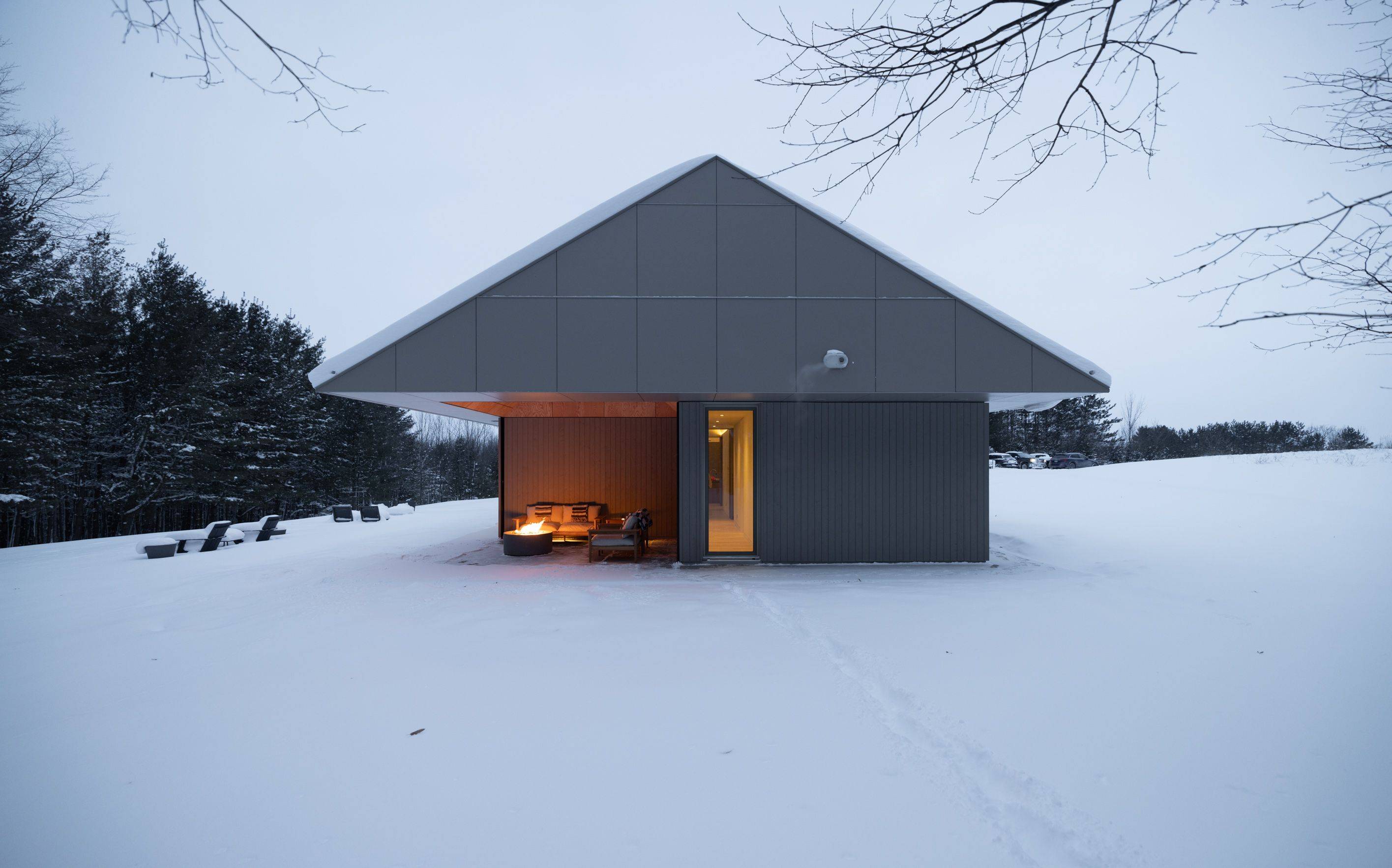 Blue Mountains, ON N0H 1J0,395910 11TH Line