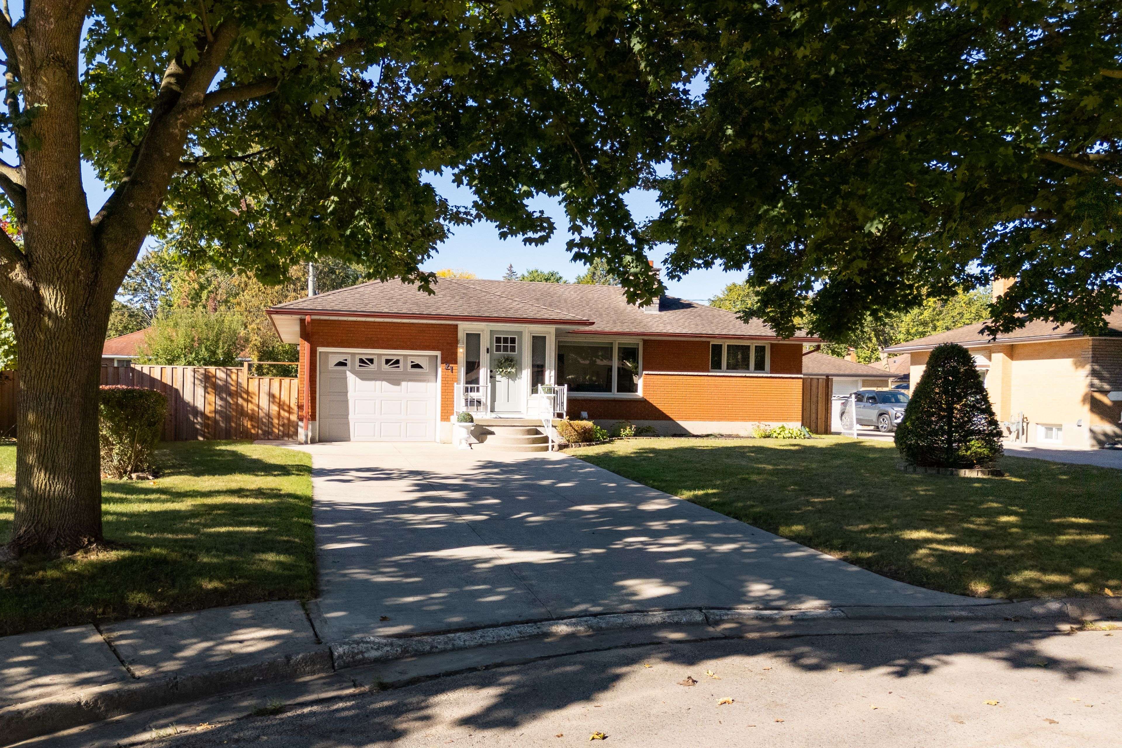 London East, ON N5W 1T4,21 Marbenor CRES