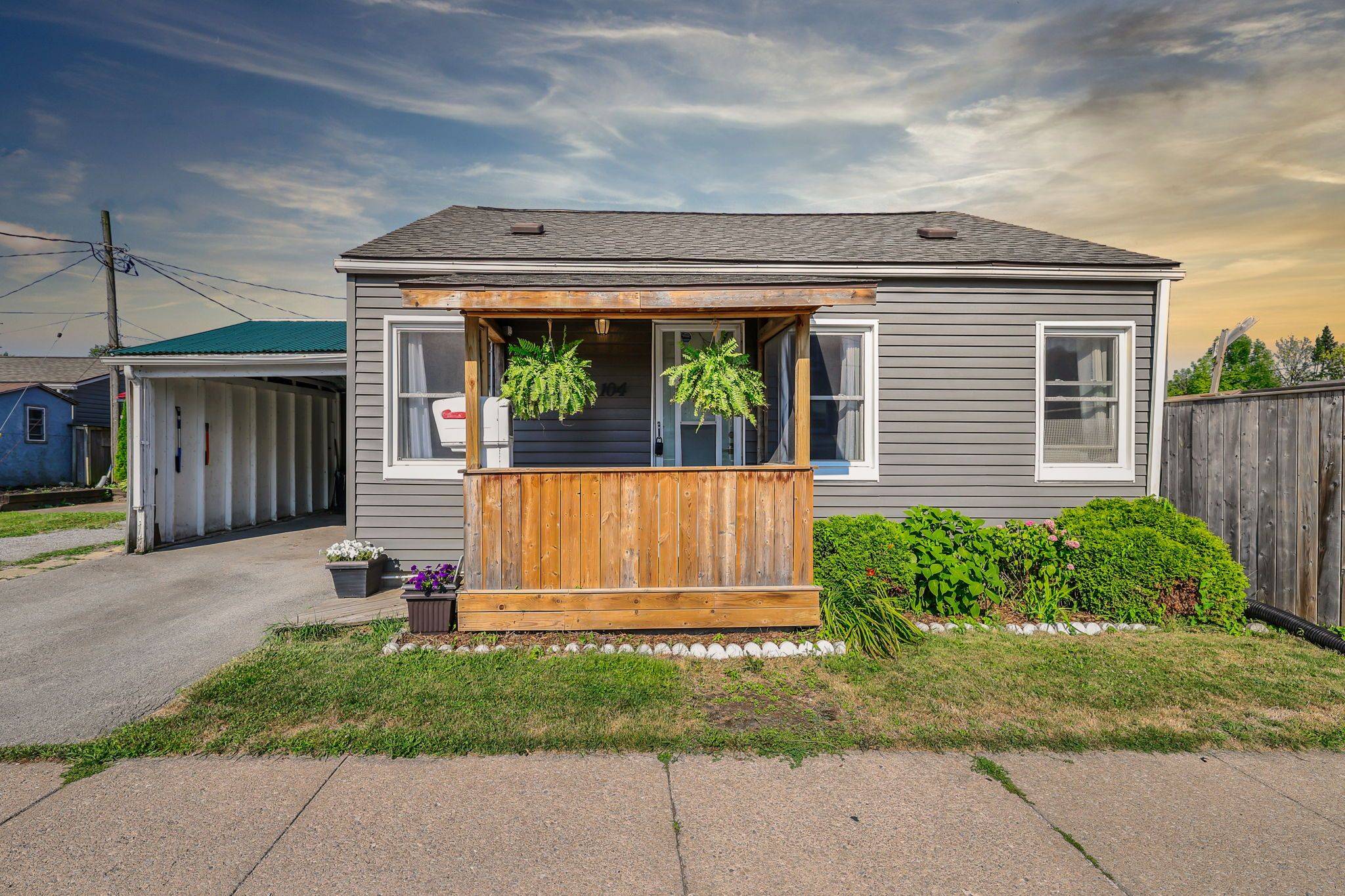 Welland, ON L3B 1Y8,104 Southworth ST