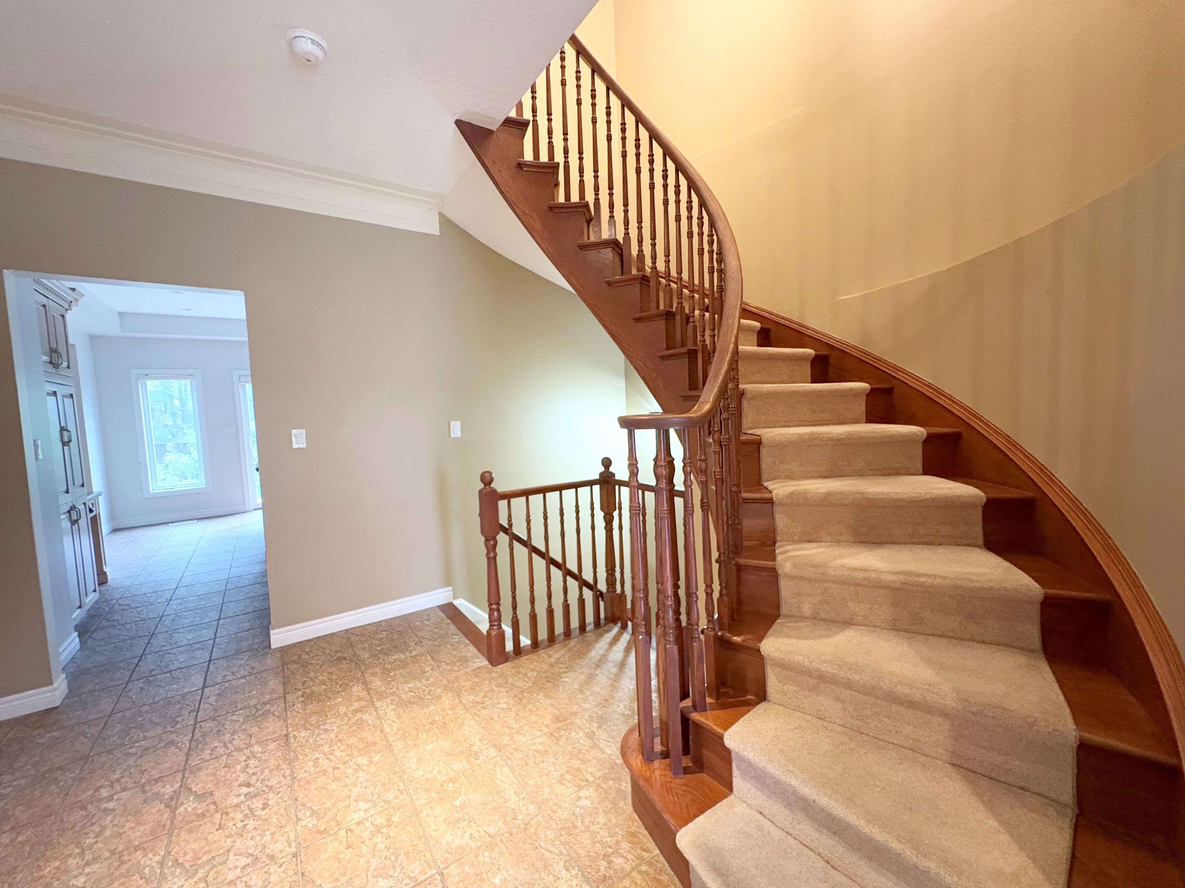 Hamilton, ON L9B 2X9,8 Sunbeam DR