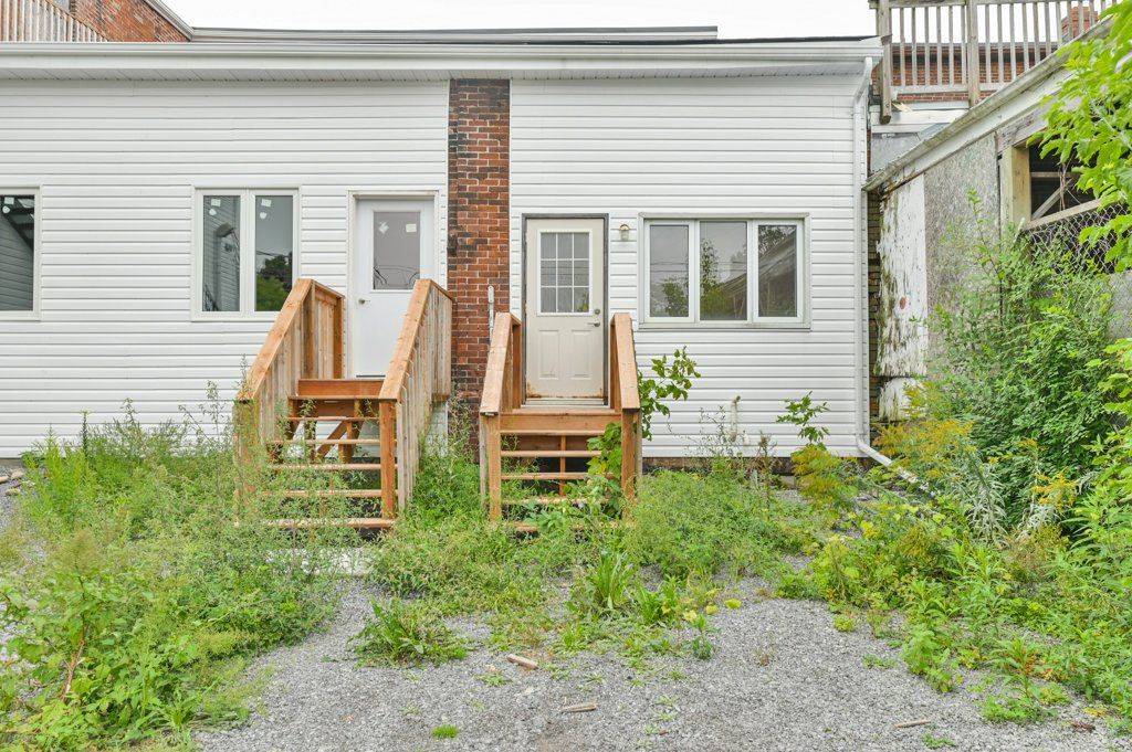 Stirling-rawdon, ON K0K 3E0,34 Mill ST #B