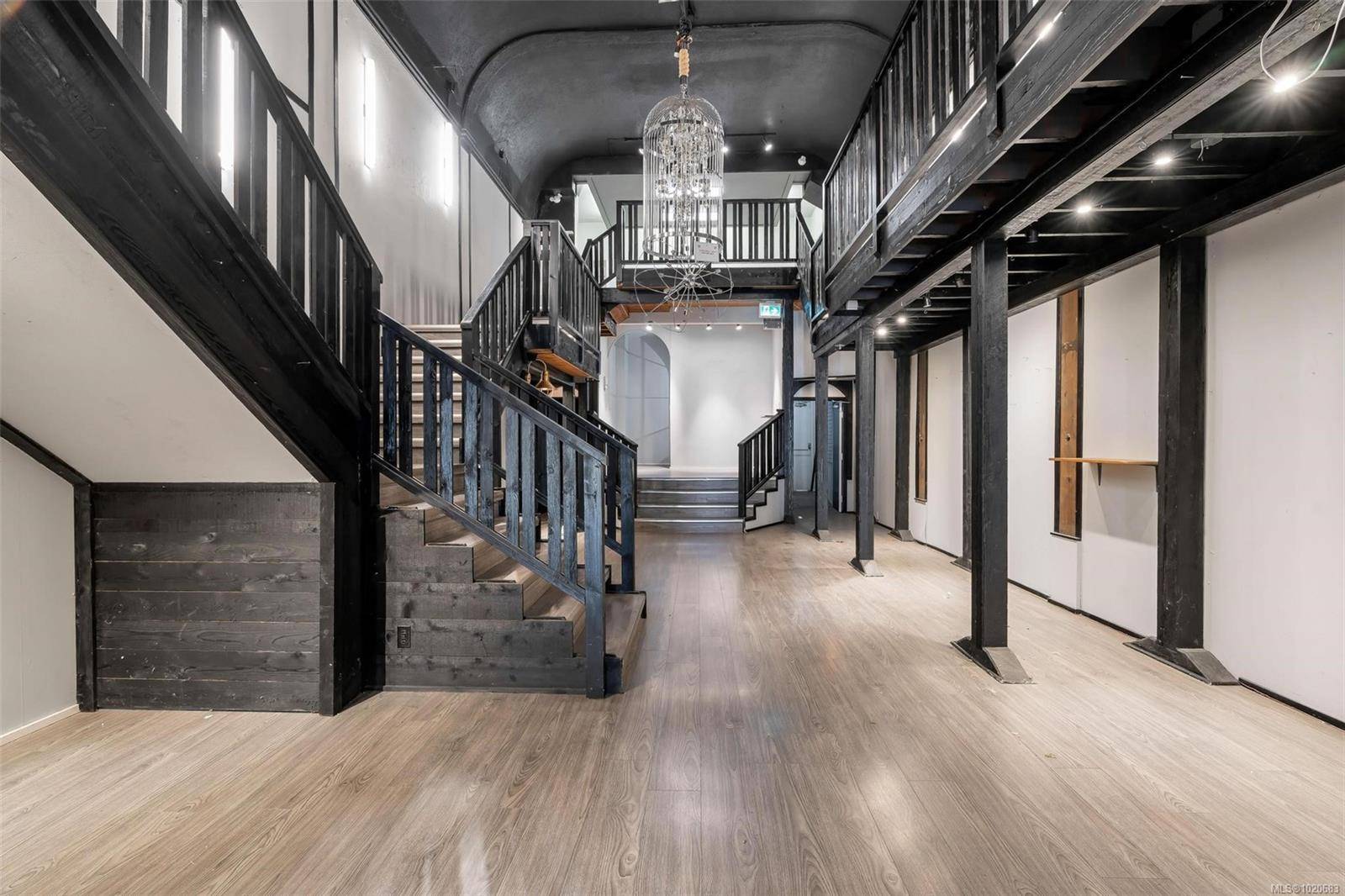 Victoria, BC V8W 1Y9,1323 Government St