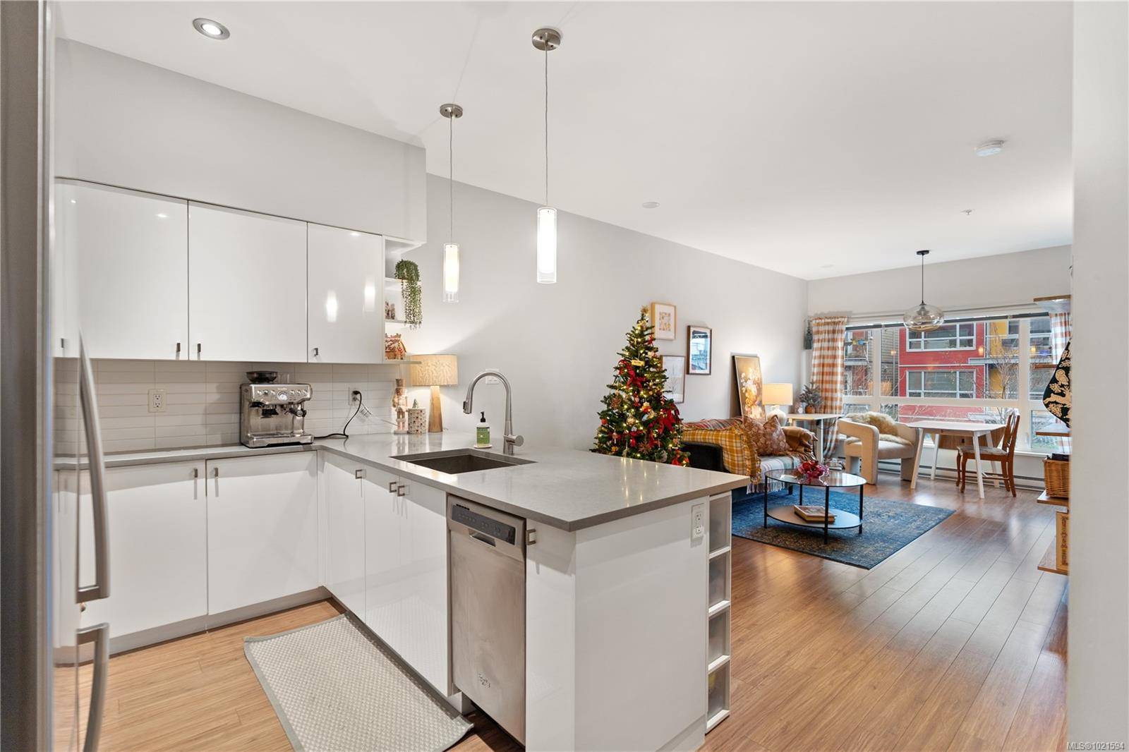 Victoria, BC V9A 0G2,785 Tyee Rd #211