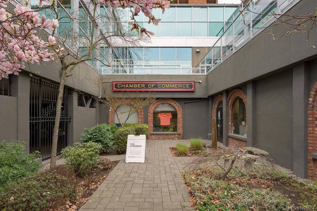 Victoria, BC V8W 1H8,852 Fort St #100