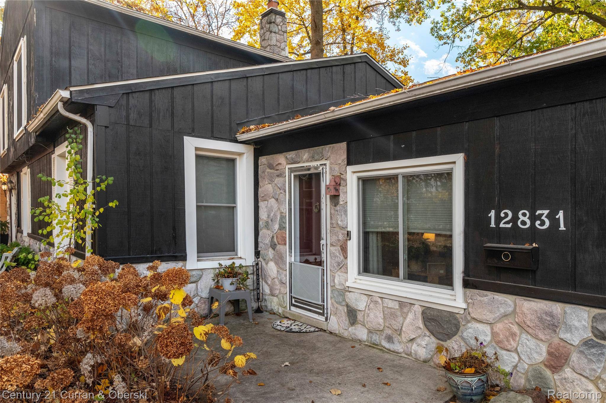 Redford, MI 48239,12831 Fenton