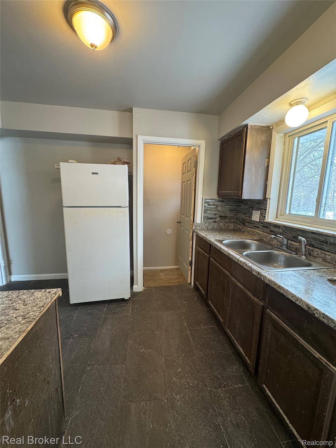 Detroit, MI 48219,19933 Bentler ST