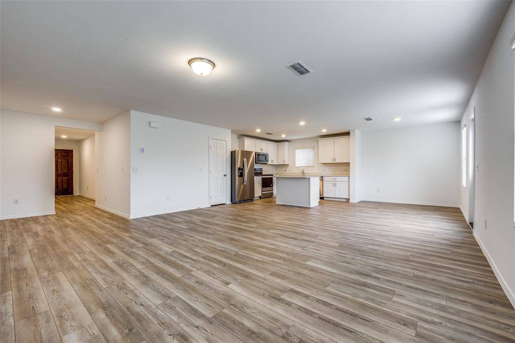 Princeton, TX 75407,858 Breakwater Drive