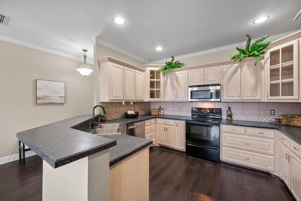 Corsicana, TX 75110,603 W 6th Avenue #203