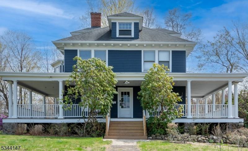 Roseland Boro, NJ 07068,144 Passaic Ave