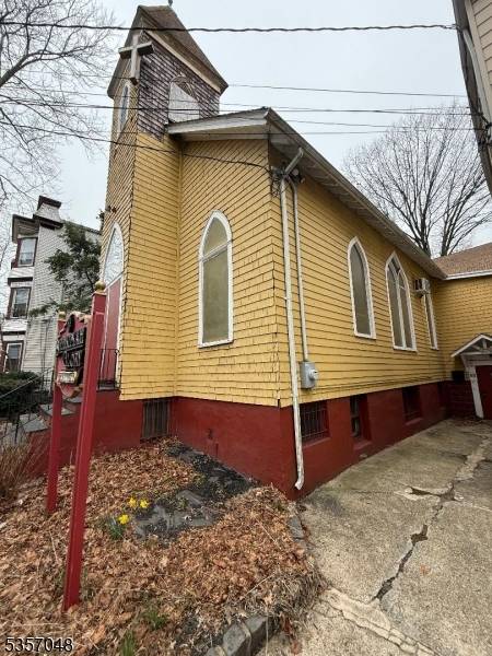 Newark City, NJ 07106,17 Alexander St