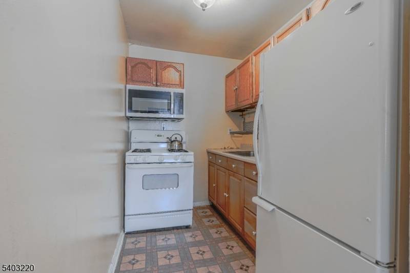 Irvington Twp., NJ 07111,916 Stuyvesant Ave