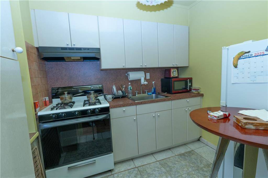 Brooklyn, NY 11235,1213 Avenue Z #F4