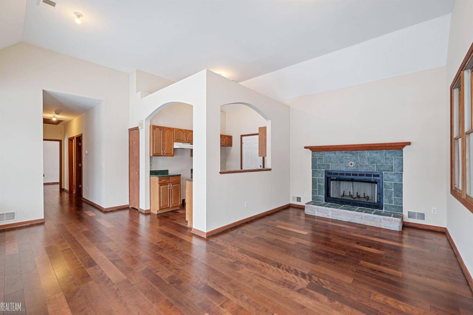 Sterling Heights, MI 48313,13498 Butler DR