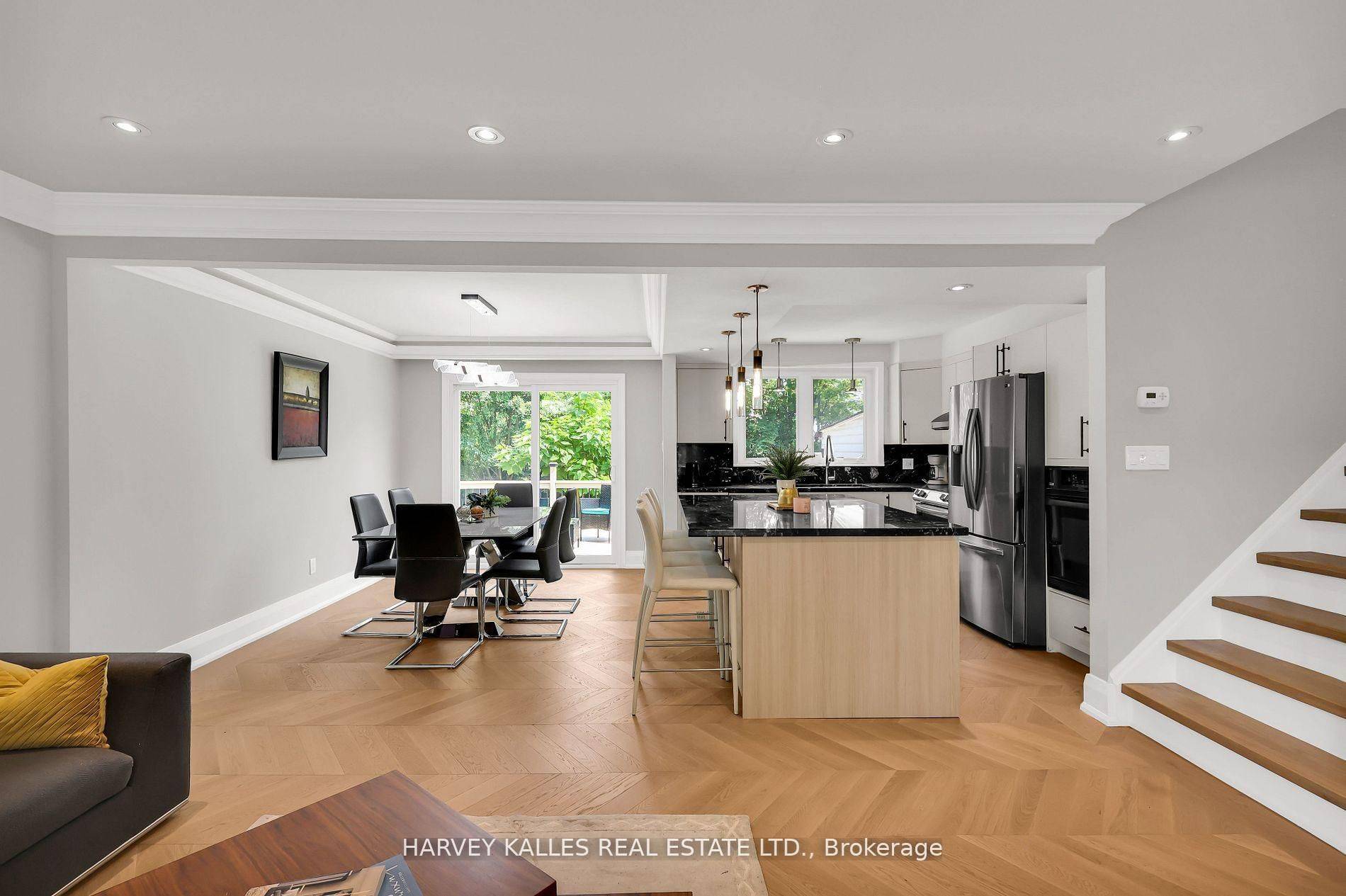 Toronto C14, ON M2N 4B4,16 Wedgeport PL