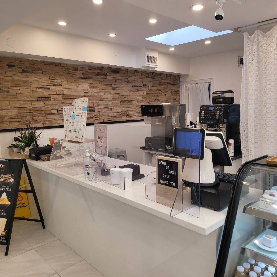 Toronto C14, ON M2M 3T2,5647 Yonge ST