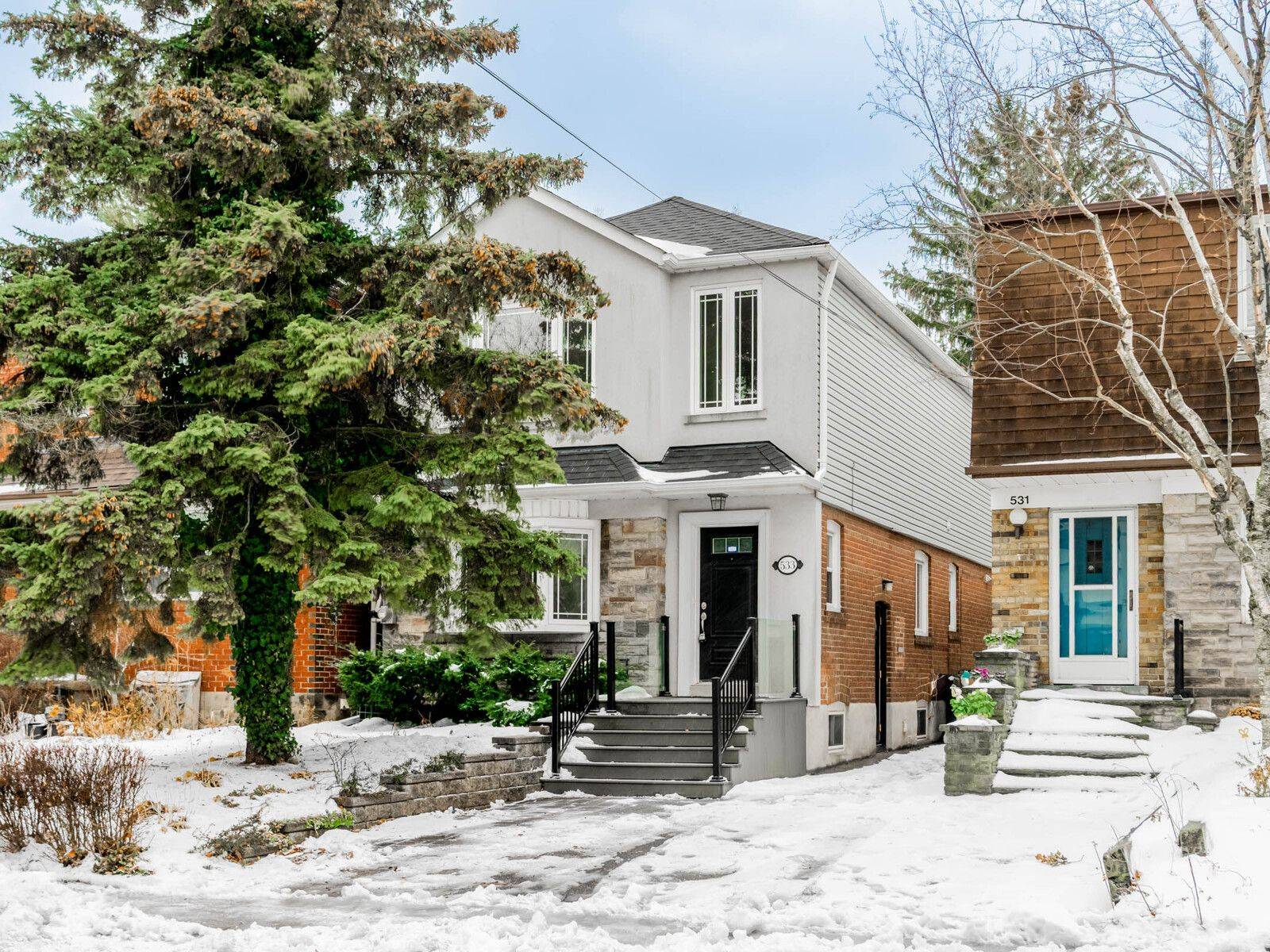 Toronto C10, ON M4S 1X1,533 Soudan AVE