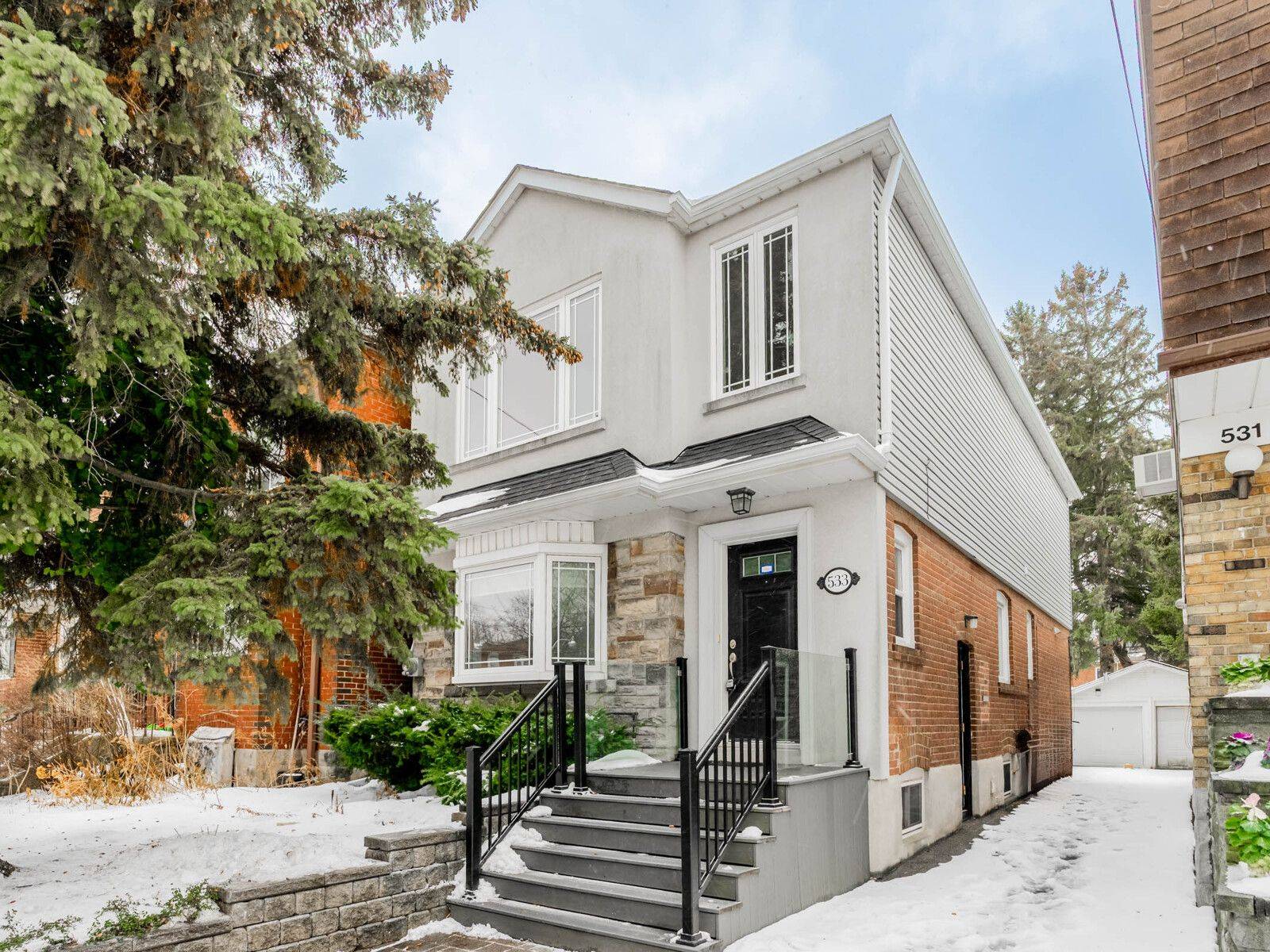 Toronto C10, ON M4S 1X1,533 Soudan AVE