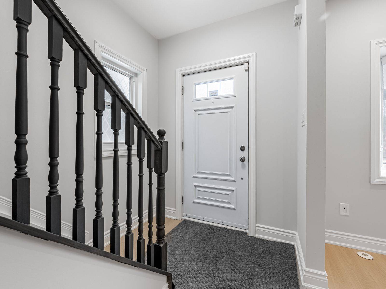 Toronto C10, ON M4S 1X1,533 Soudan AVE