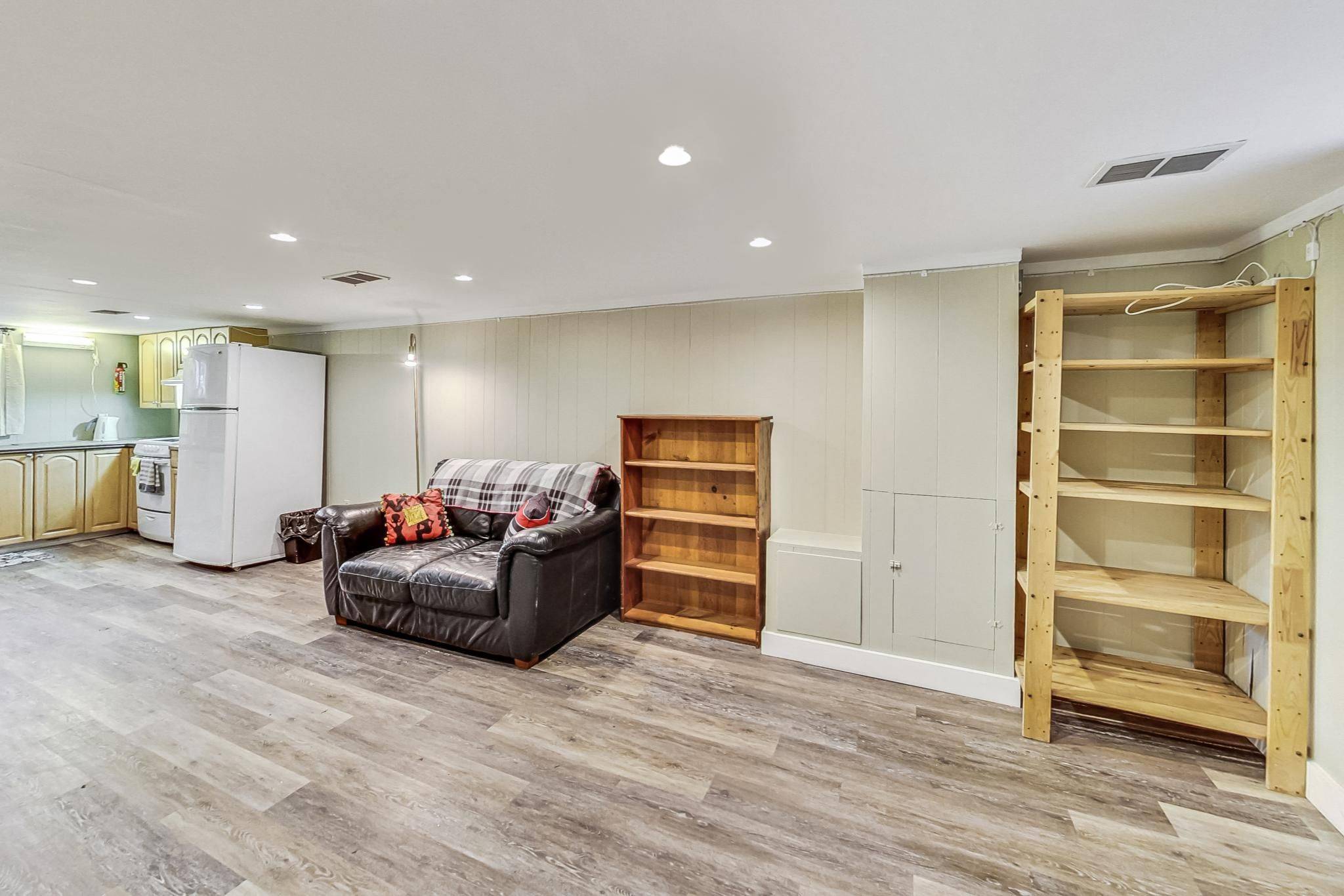 Toronto E06, ON M1L 1J7,1 Milne AVE