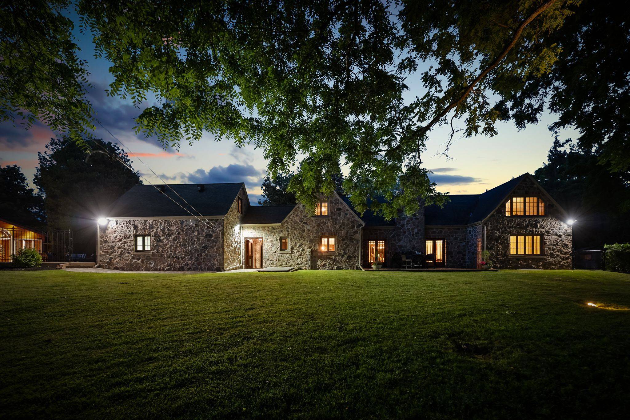 Oshawa, ON L1G 4H2,690 Bessborough DR