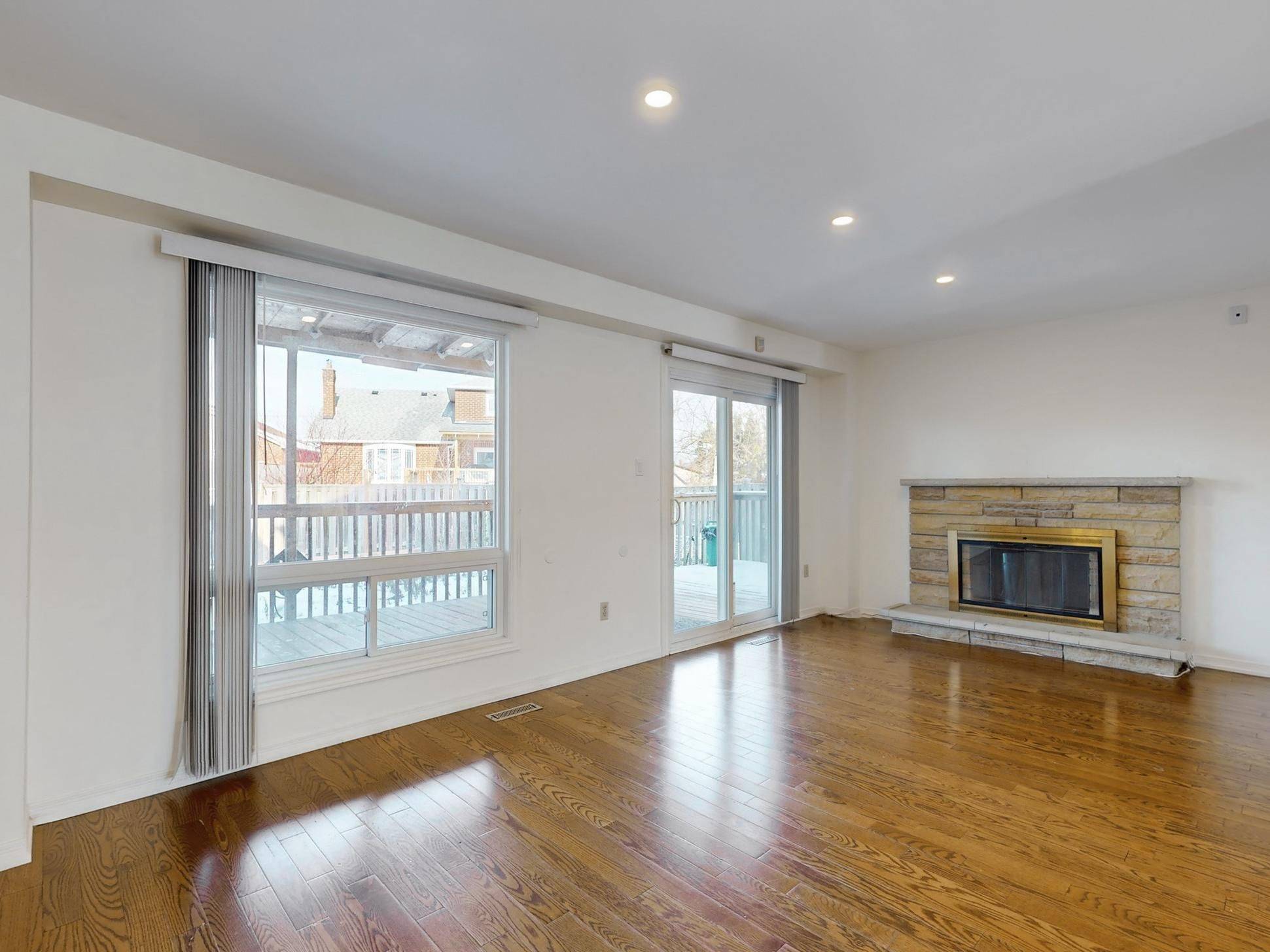 Toronto E11, ON M1B 4W3,64 Durness AVE #Main and Upper