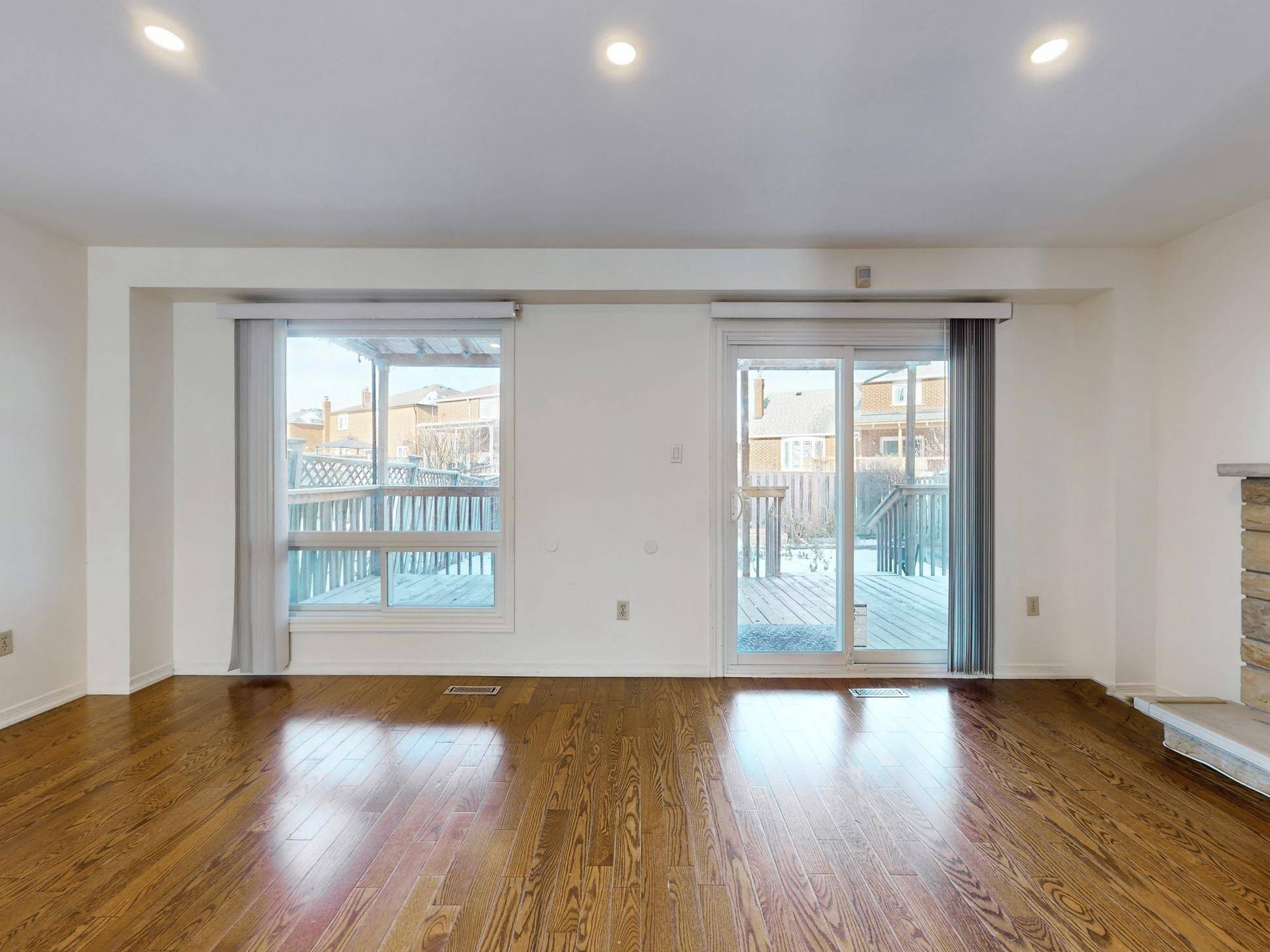 Toronto E11, ON M1B 4W3,64 Durness AVE #Main and Upper