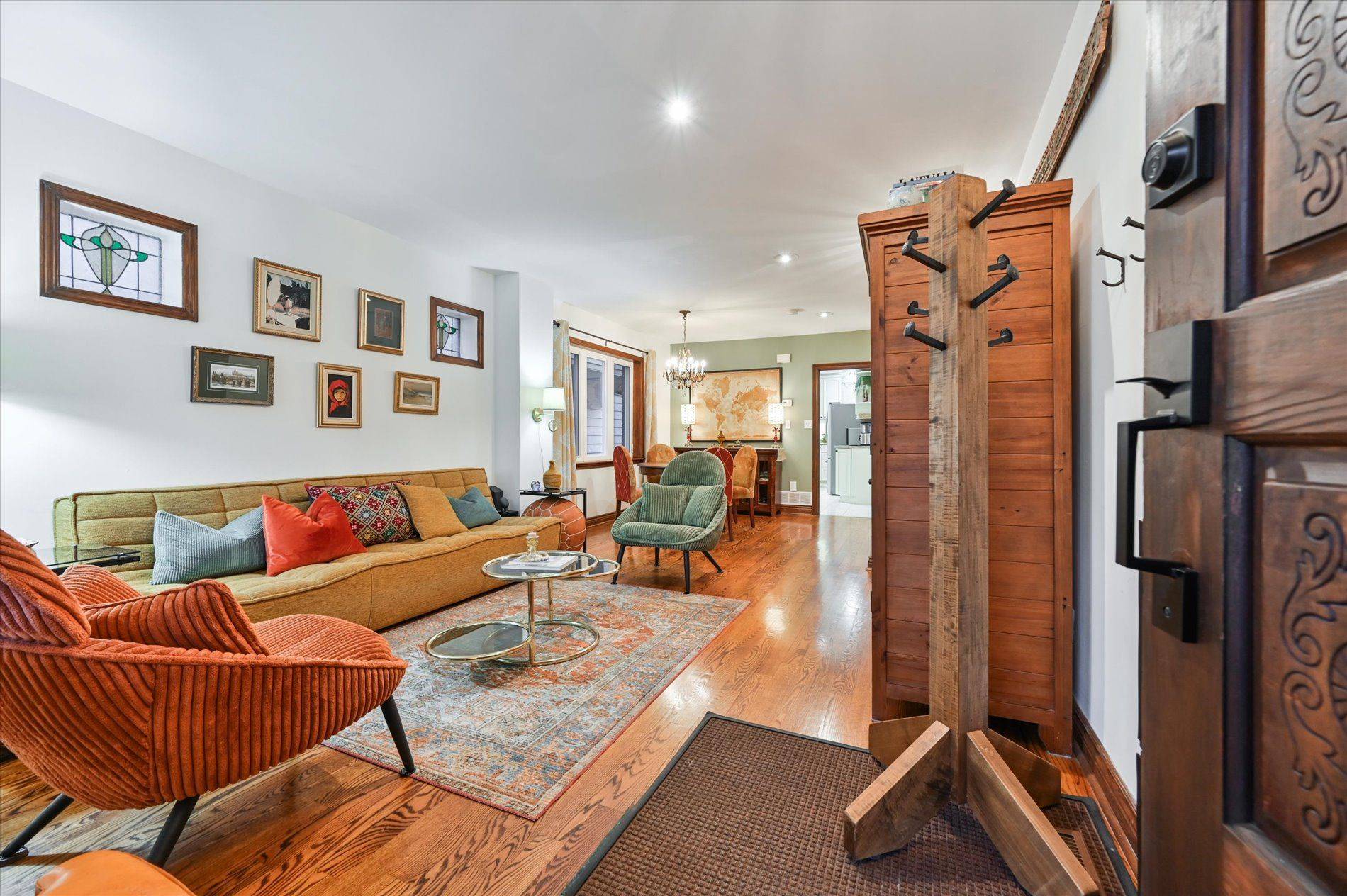 Toronto E03, ON M4C 5L1,186 Gledhill AVE