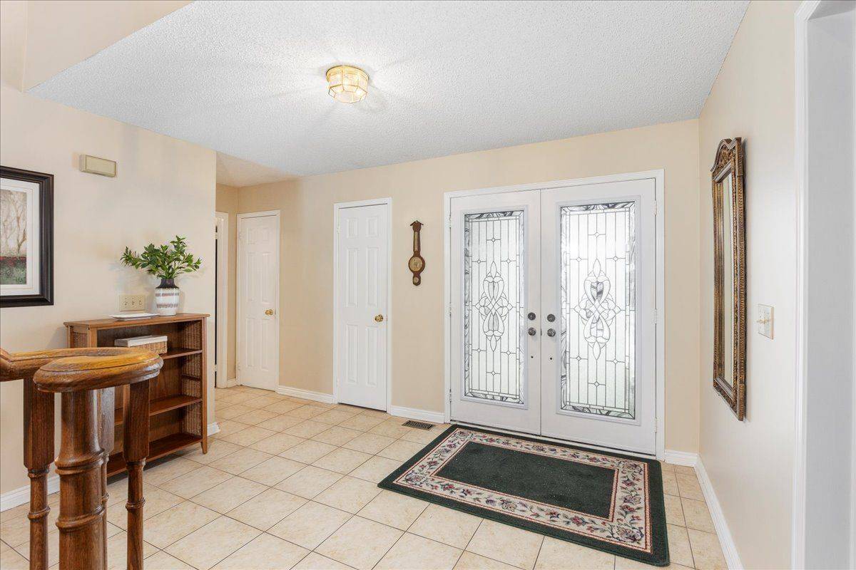 Whitby, ON L1R 1N9,38 Chipperfield CRES