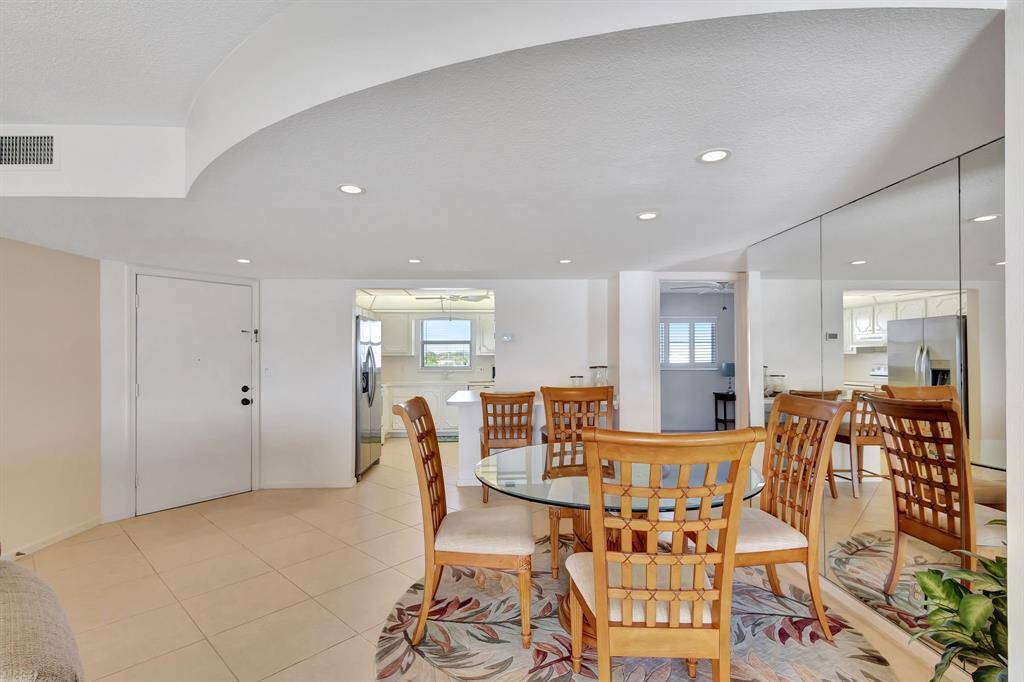 Lake Park, FL 33403,801 Lake Shore Dr #403