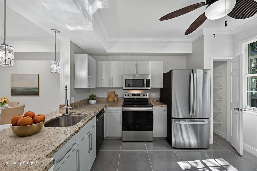 Fort Lauderdale, FL 33301,533 NE 3rd Ave #221