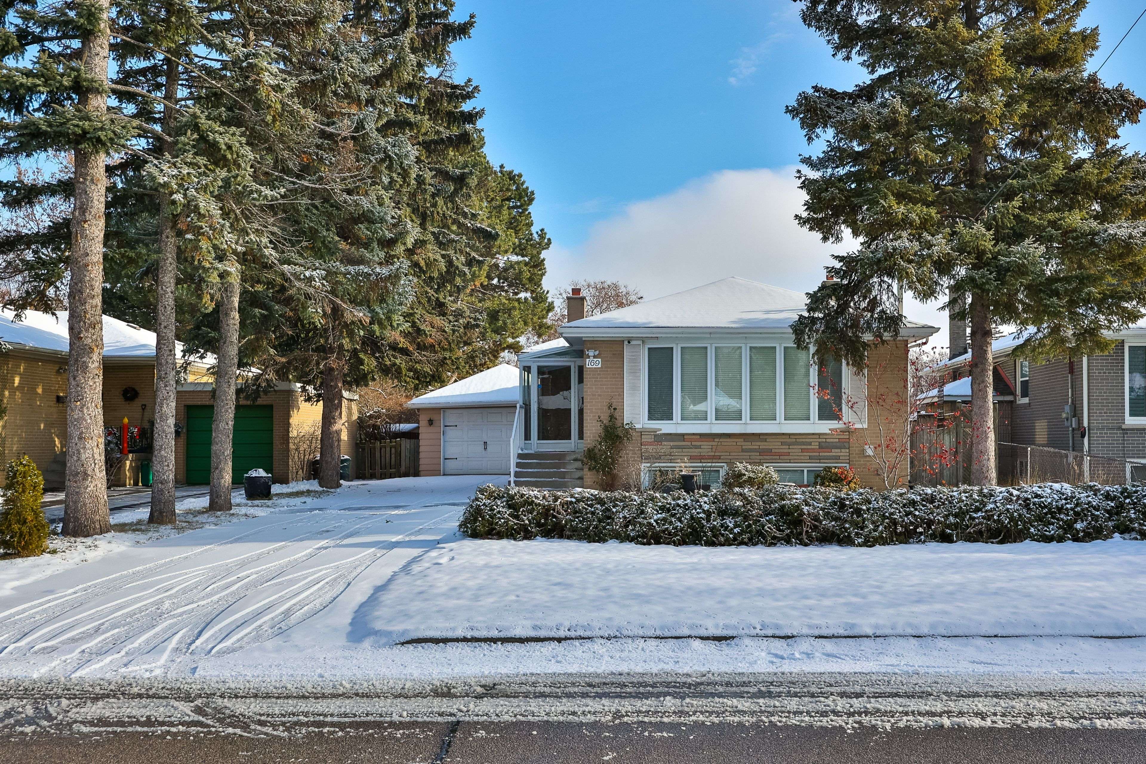 Richmond Hill, ON L4C 2C7,169 Norfolk AVE