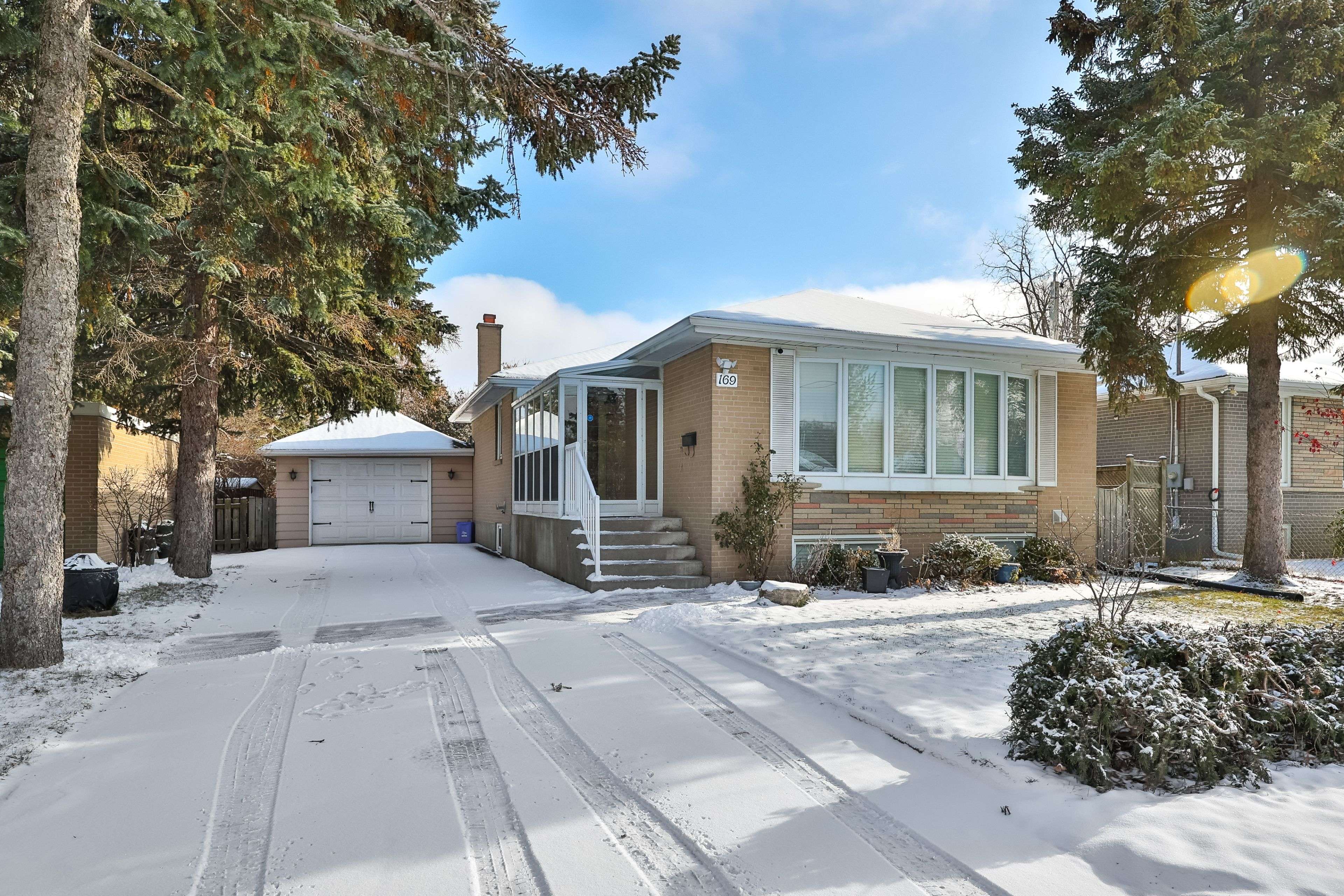 Richmond Hill, ON L4C 2C7,169 Norfolk AVE