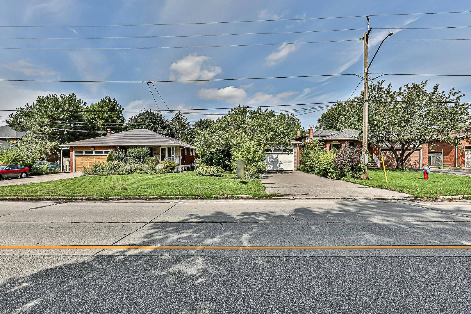 Richmond Hill, ON L4C 3T8,40 Weldrick RD W