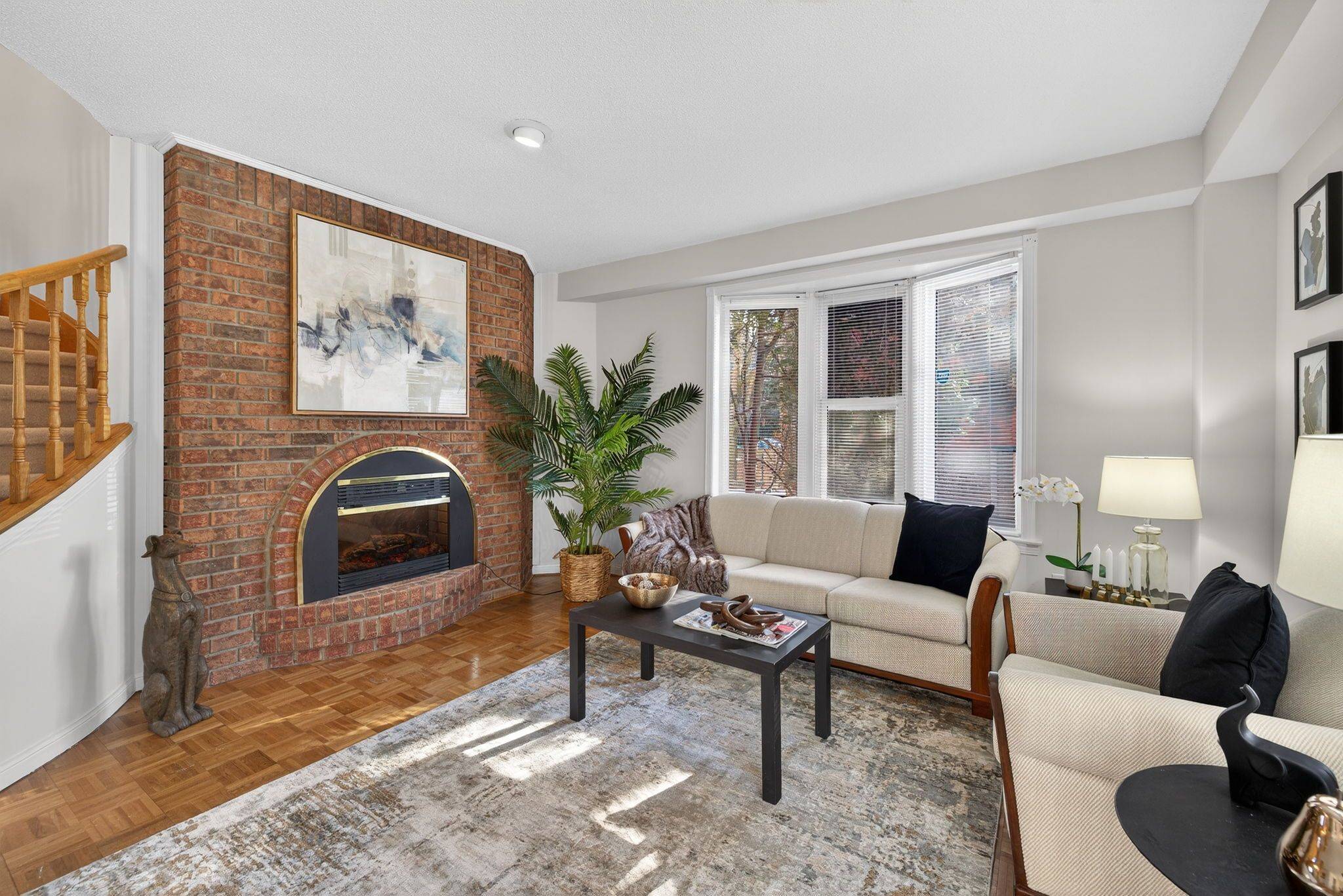 Markham, ON L3T 5R5,68 Confederation WAY #44