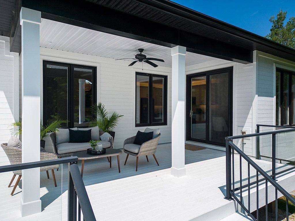 Wasaga Beach, ON L9Y 2X7,2237 Shore LN