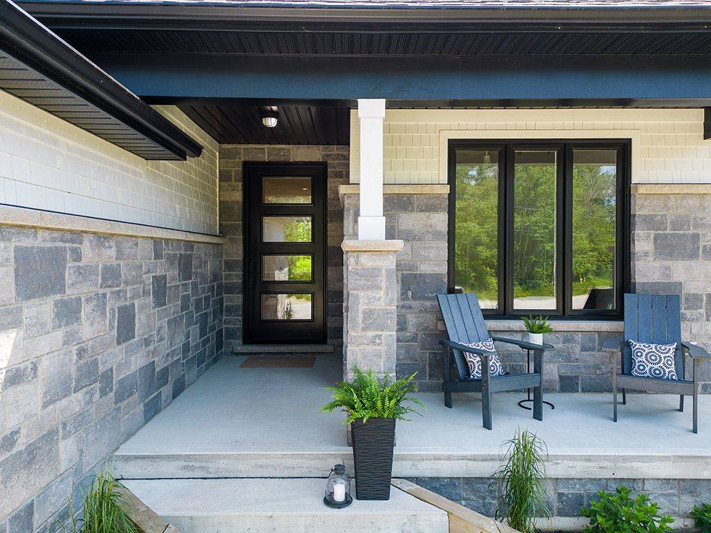 Wasaga Beach, ON L9Y 2X7,2237 Shore LN