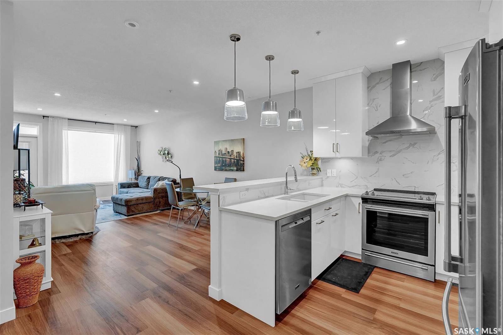 Regina, SK S4S 7A3,3581 Evans COURT #206