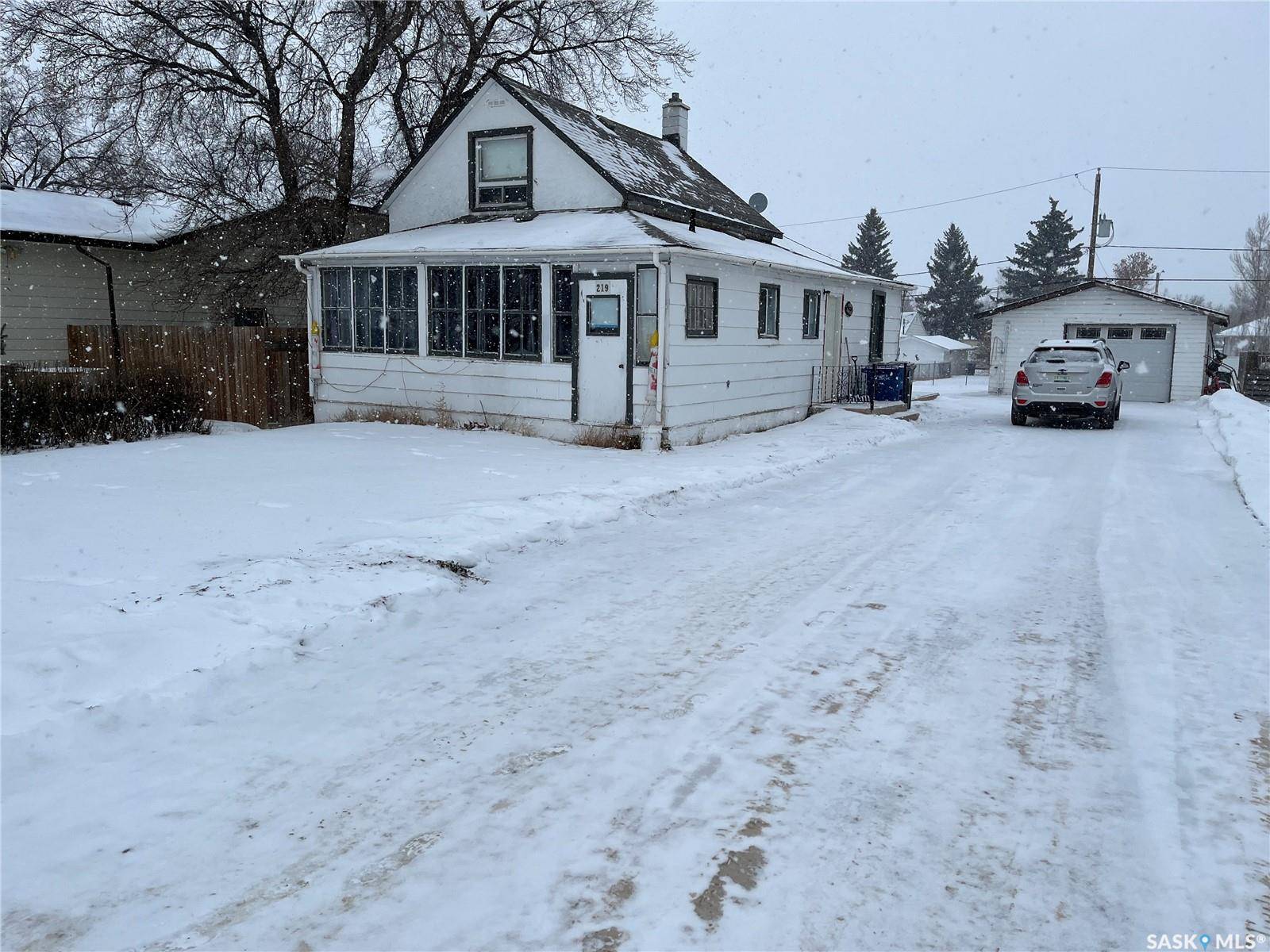 Gravelbourg, SK S0H 1X0,219 1st AVENUE