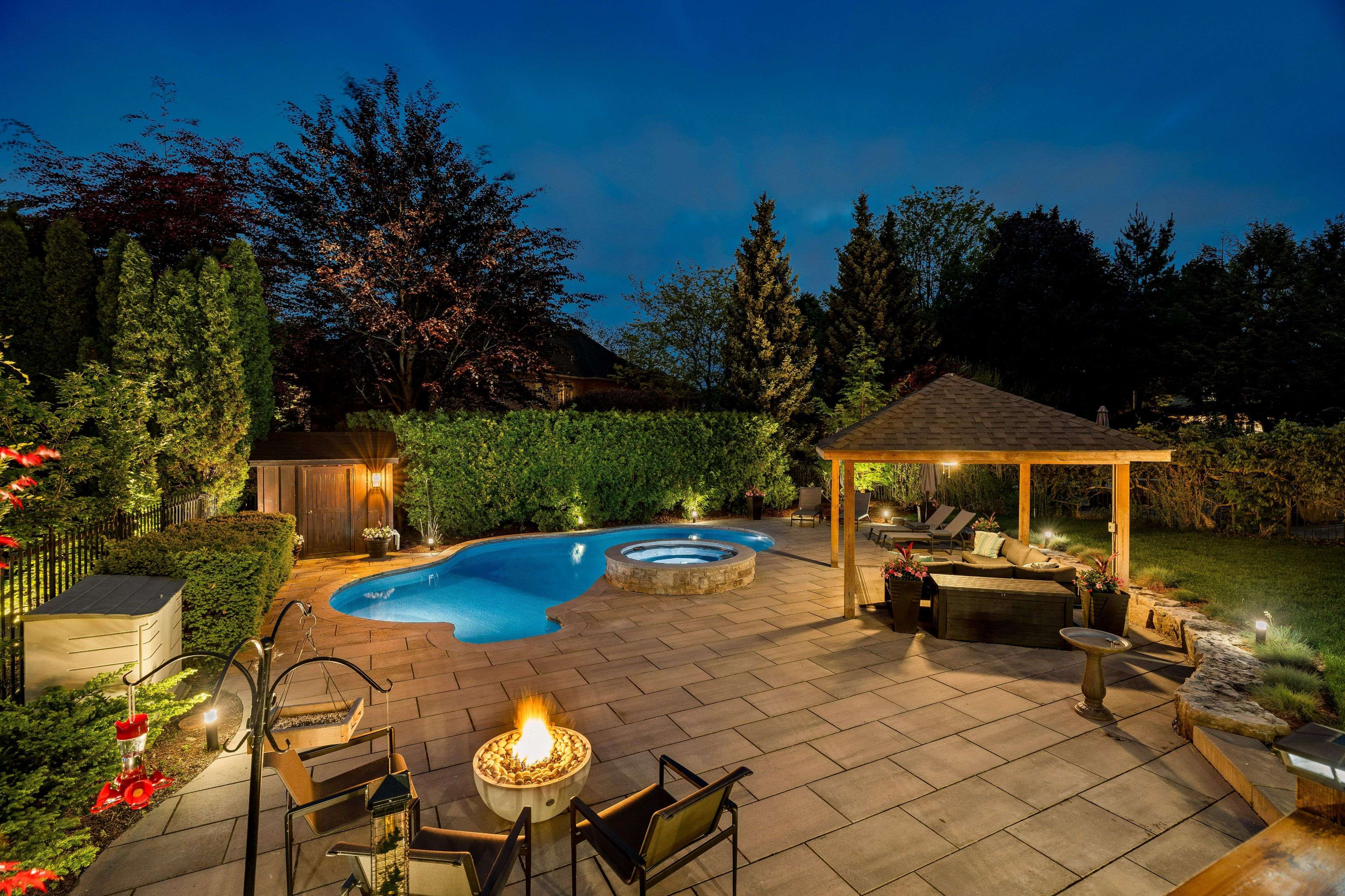 Burlington, ON L7L 2H4,290 Shoreacres RD