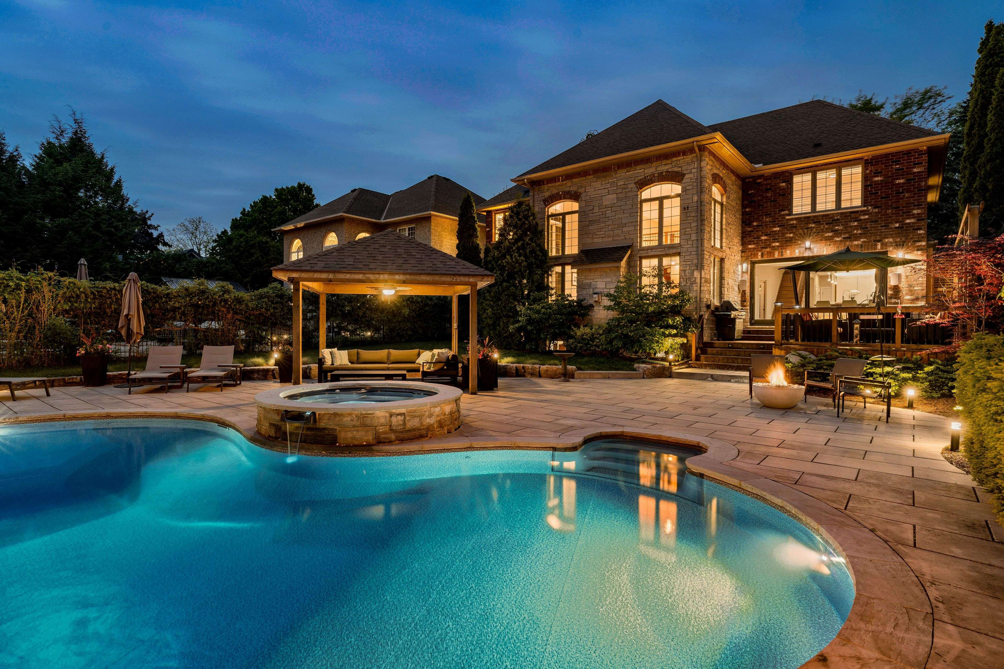 Burlington, ON L7L 2H4,290 Shoreacres RD